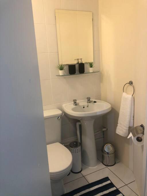 Marcela'S Place - Private Studio Near Heathrow 웨스트드레이톤 외부 사진